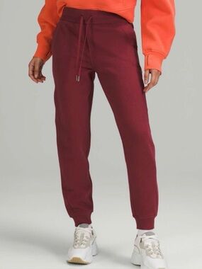 Lululemon Scuba High-Rise Jogger
Burgundy Women’s size 18 Cotton